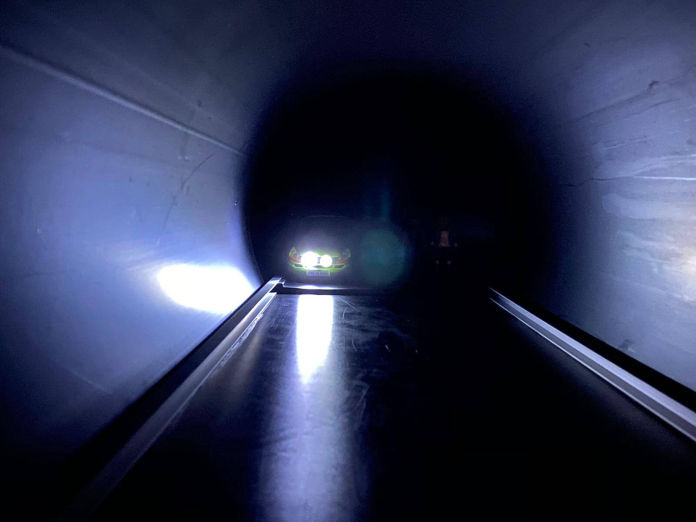 lichttunnel-innen-event-modul-verkehr-auto-unfallpraevention