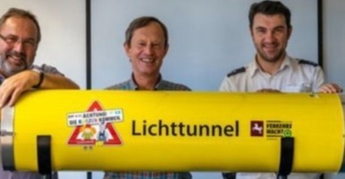 lichttunnel-praesentation-ebz-erfurt-saysmarketing-eventmodul-unfallpraevention